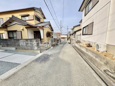 【前面道路含む現地写真】 | 豊橋市西幸町 新築一戸建て | 前面道路含む現地写真です