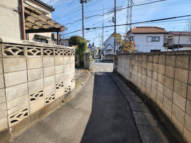 高崎市並榎町　売地の前面道路含む現地写真