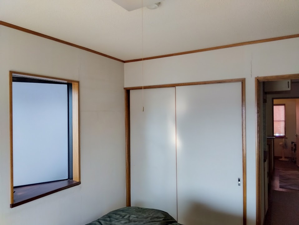 売中古戸建　三島市若松町の収納|シンプルで飽きのこないデザインです。大容量の収納で、見せたくないものはスマ－トに整理できます。