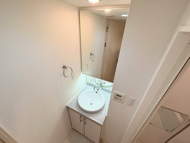 LUMINOUS新大阪の独立洗面台