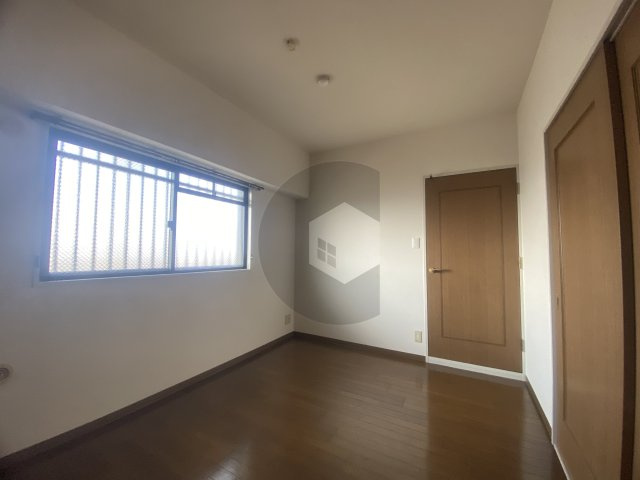 ロイヤルヴィラ東大阪の寝室