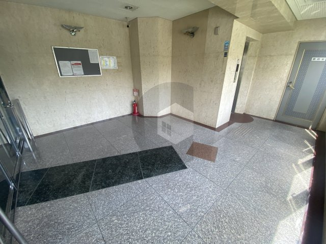 ロイヤルヴィラ東大阪のロビー