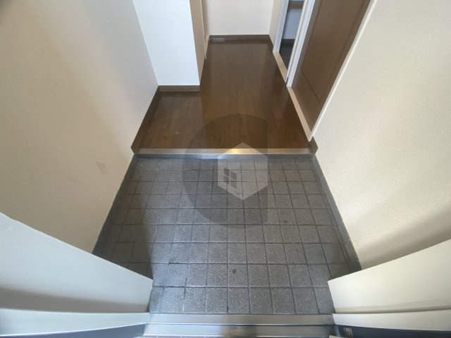 ロイヤルヴィラ東大阪の玄関