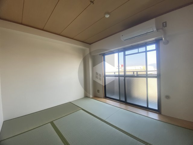 ロイヤルヴィラ東大阪の和室