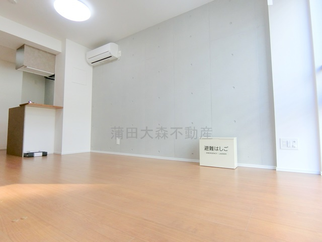 ラヴィエール羽田スカイゲートの居間・リビング|LDK10帖