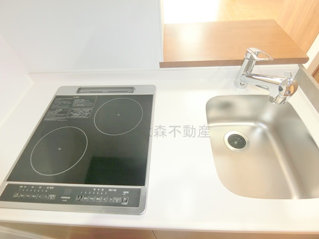 ラヴィエール羽田スカイゲートのキッチン|二口IHコンロ付きシステムキッチン