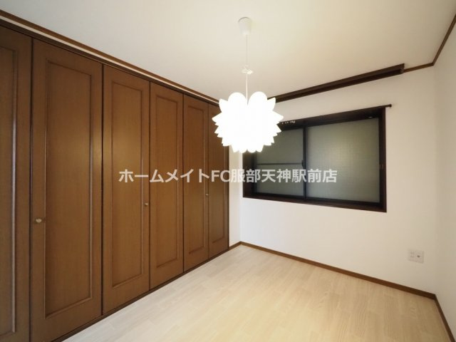 ハイツ西田の洋室