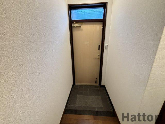 ハイツ西田の玄関