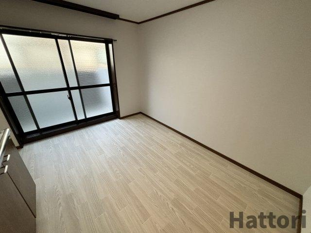 ハイツ西田の居間・リビング