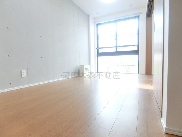 ラヴィエール羽田スカイゲートの居間・リビング|LDK　10帖