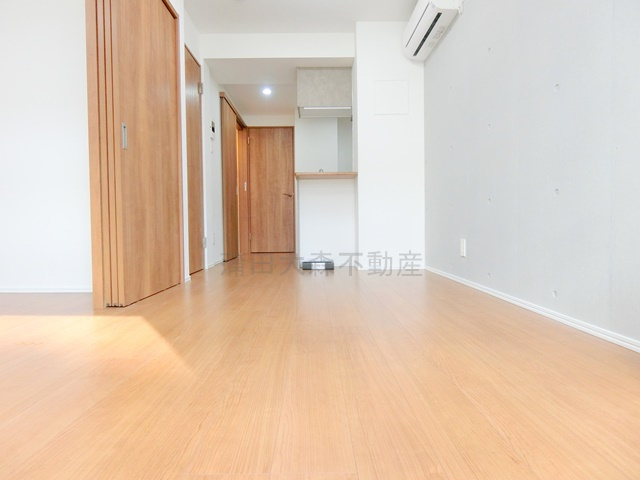 ラヴィエール羽田スカイゲートの居間・リビング|LDK10帖