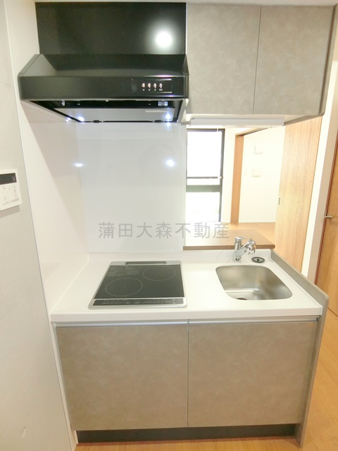 ラヴィエール羽田スカイゲートのキッチン|2口IHシステムキッチン　カウンターキッチン