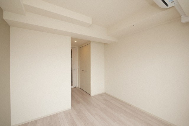 レジュールアッシュアーバンイールの洋室