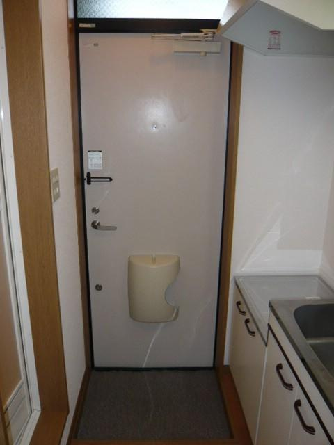 ラ・ジェルス・アオトの玄関