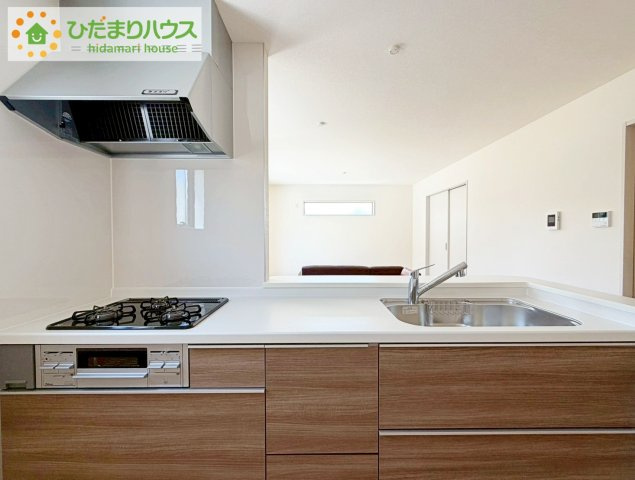いわき市平南白土２期　新築戸建　1号棟のキッチン|家族と会話しながら料理できるオープンカウンター♪