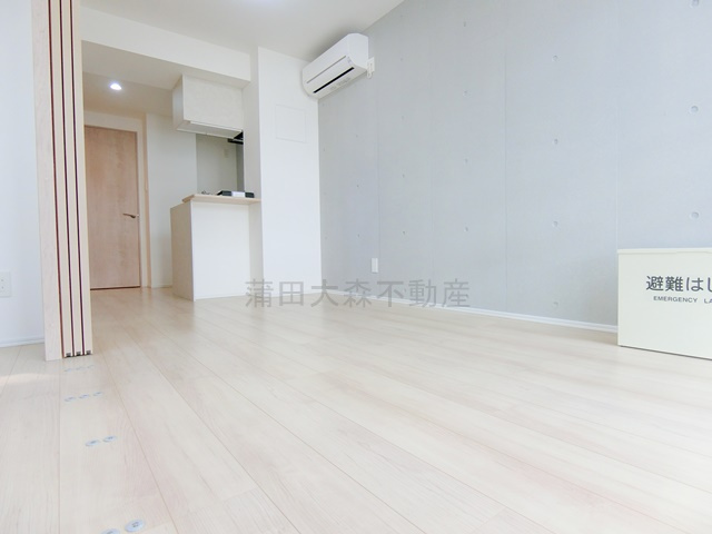 ラヴィエール羽田スカイゲートの居間・リビング|LDK　10帖