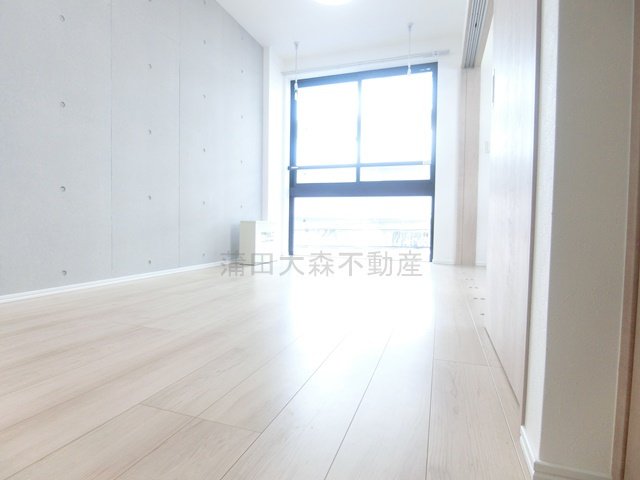 ラヴィエール羽田スカイゲートの居間・リビング|LDK10帖