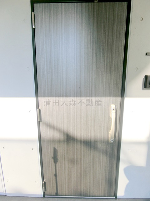 ラヴィエール羽田スカイゲートの玄関