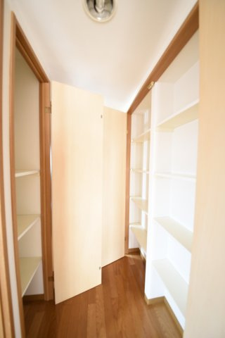 呉三条1丁目分譲賃貸マンションの居間・リビング