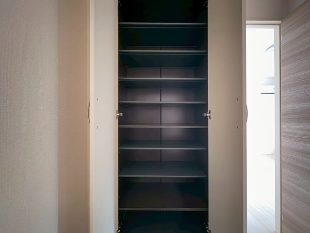 セレナヴィラ小阪Wの収納