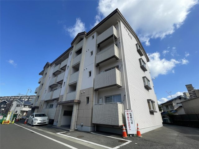 福岡市西区周船寺３丁目の賃貸マンションの外観