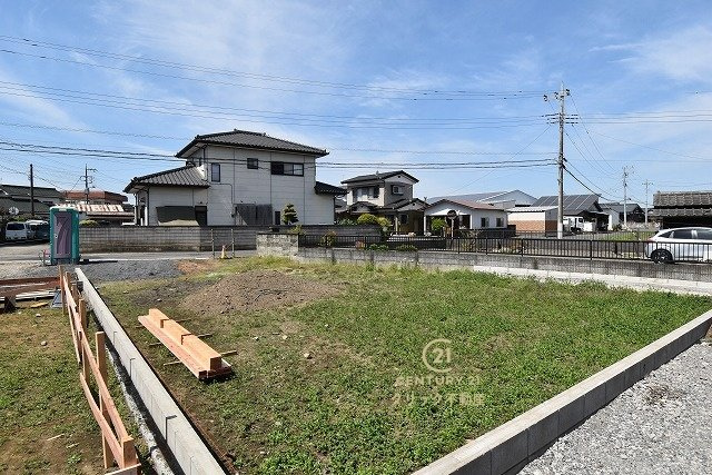 Cradlegarden　 那珂市瓜連　第14　1の外観|瓜連駅徒歩9分。瓜連小徒歩4分、瓜連中徒歩14分。 
日立笠間線沿いの住宅地。周辺施設充実で生活利便性◎
水戸市、常陸太田市へも出やすい立地です。