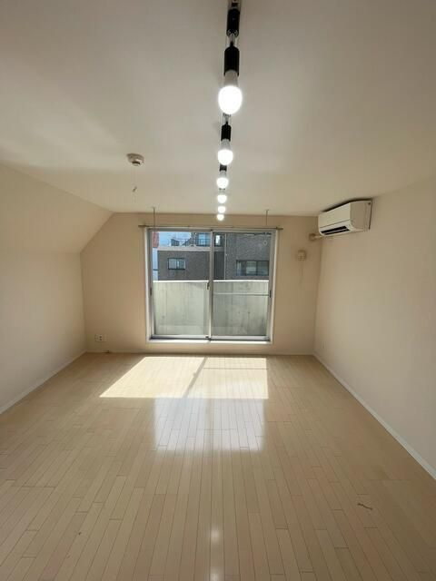 フレイス要町の居間・リビング