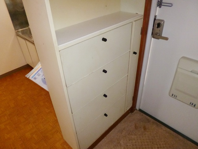 ハイムジョイフルの玄関|下駄箱付いてます。