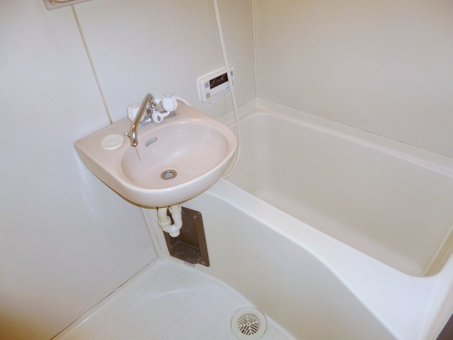 ハイムジョイフルの浴室|追い焚き機能・洗面台付き2点ユニットバスです♪