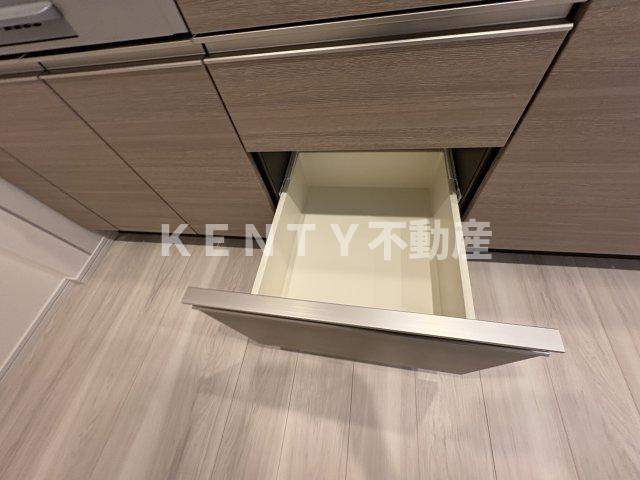 【収納】 | プラネソシエプラス旗の台 | 小物を収納するのに便利です