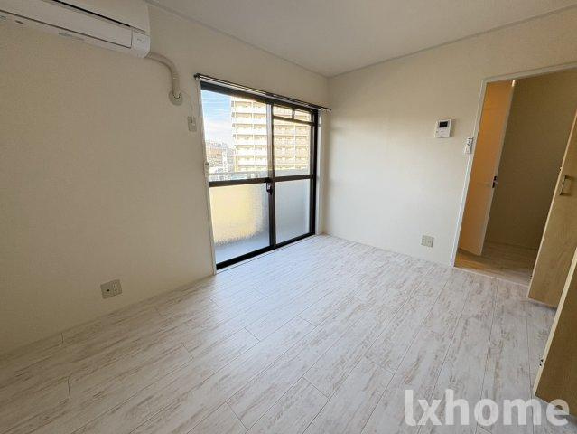 ネオパレス浅川2号館の居間・リビング