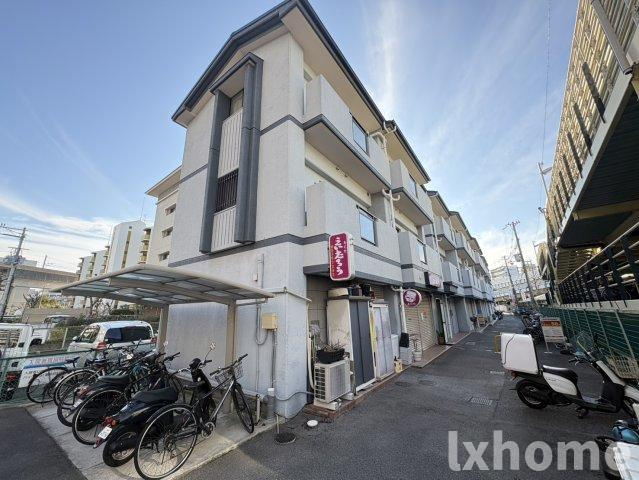 ネオパレス浅川2号館の外観