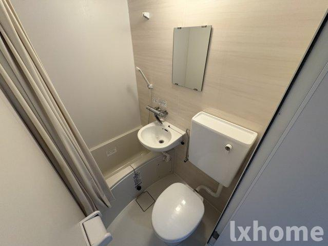 ネオパレス浅川2号館の浴室