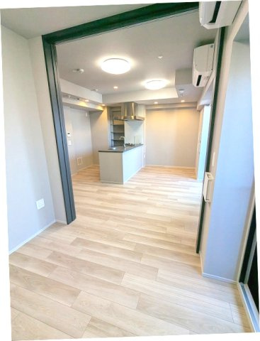 THE LIONS forsia文京湯島の設備|バルコニーに面した3.5帖洋室、エアコン・照明・クローゼット