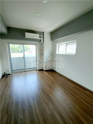 【寝室】 | プラムコート | 使い勝手のいい寝室です