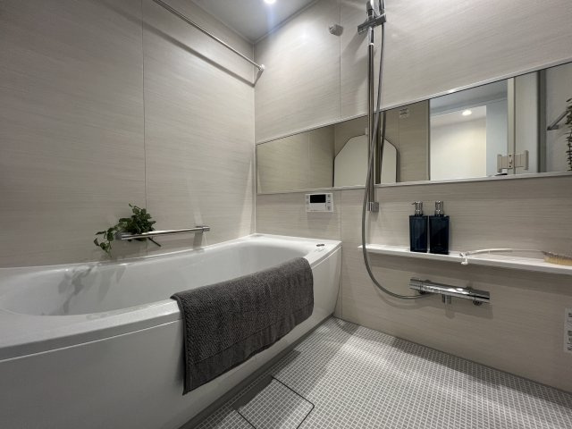 ババンババンバンヴァンティアン横濱（リノベ済みだよ）の浴室|コンパクトで使いやすいお風呂です