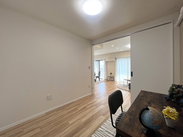 ババンババンバンヴァンティアン横濱（リノベ済みだよ）の洋室|きれいな洋室です