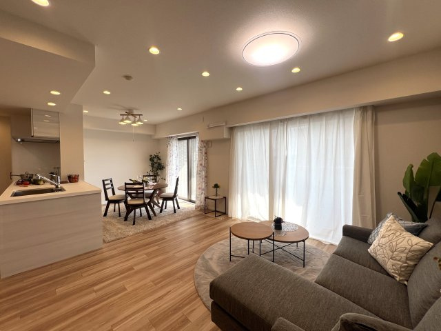 ババンババンバンヴァンティアン横濱（リノベ済みだよ）の居間・リビング|おしゃれなリビングです