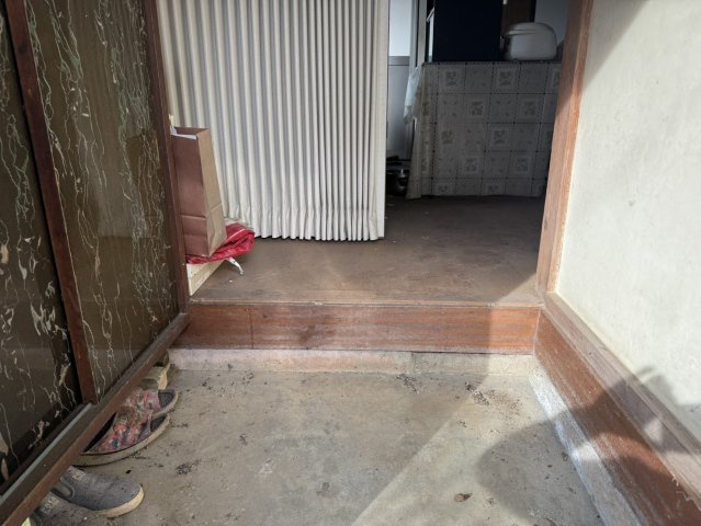 【建物未登記】静かな日常の住処♪小山市南飯田の中古戸建の玄関|シンプルで使いやすい玄関です