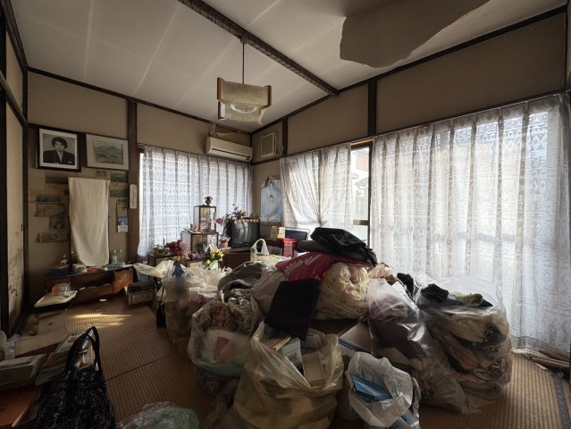 【建物未登記】静かな日常の住処♪小山市南飯田の中古戸建の和室|落ち着いた雰囲気の和室付きです