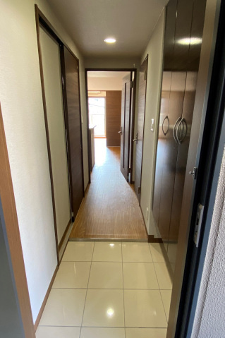 トーソク猿猴橋ビルの玄関