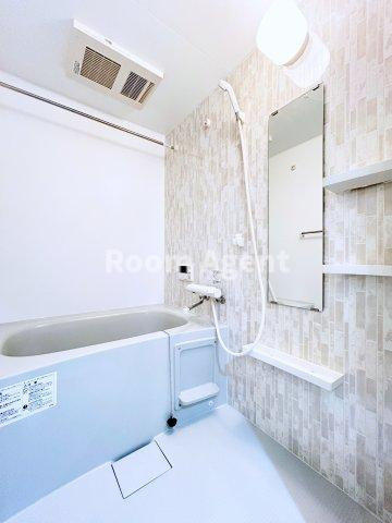 ＭＯＶＥ栄生の浴室