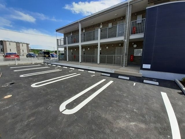 福岡市東区唐原５丁目のアパートの駐車場