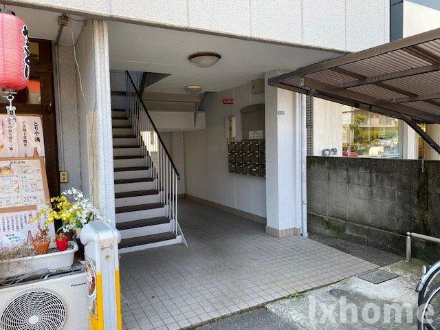 奥野マンションのエントランス