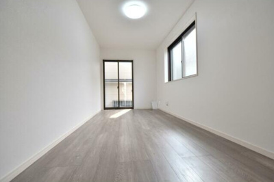 【洋室】 | 笹塚３丁目～「笹塚」駅８分・LDK２１帖で広々とした開放感～