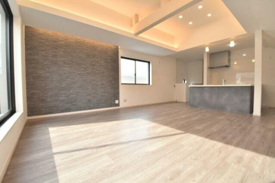 【居間・リビング】 | 笹塚３丁目～「笹塚」駅８分・LDK２１帖で広々とした開放感～