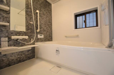 【浴室】 | 笹塚３丁目～「笹塚」駅８分・LDK２１帖で広々とした開放感～