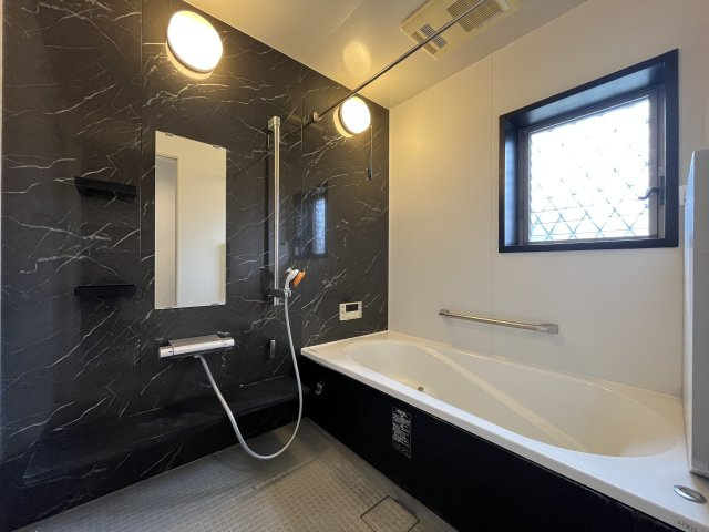 熊取町美熊台1丁目　中古戸建の前面道路含む現地写真