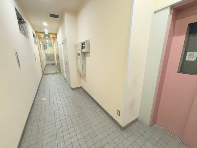 クレアール新大阪のロビー