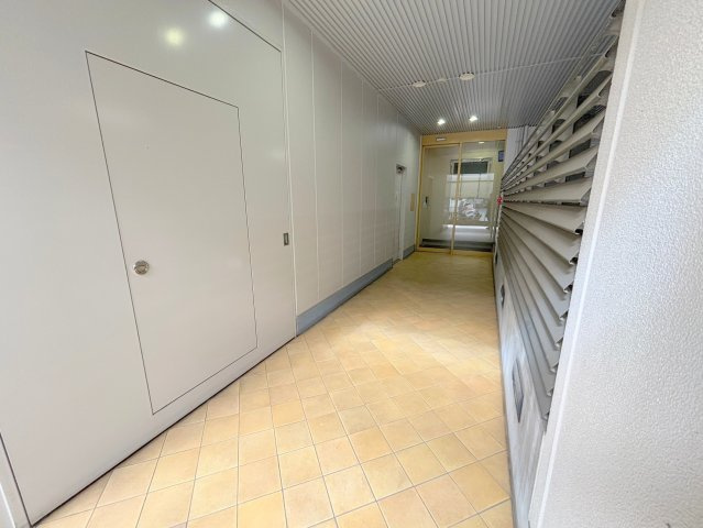クレアール新大阪のエントランス